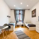 Appartamento Livingroom 3 Self Check-in 24h