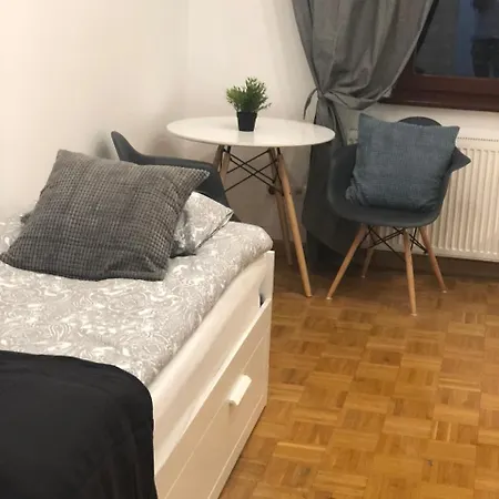 Livingroom 3 Family Self Check-In 24H * Κατοβίτσε
